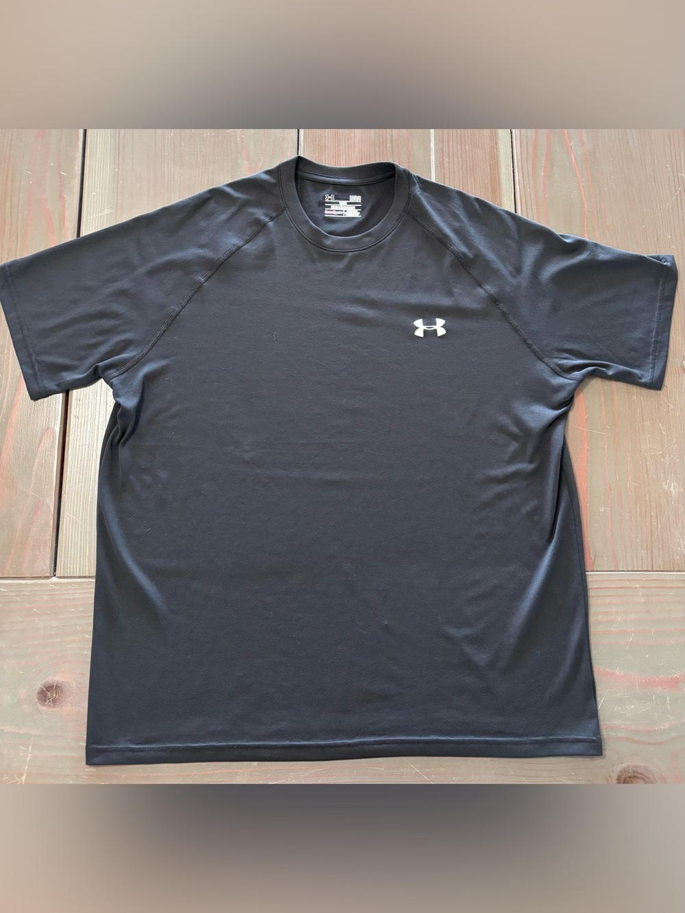 Under Armour Black Short Sleeve loose heatgear tee